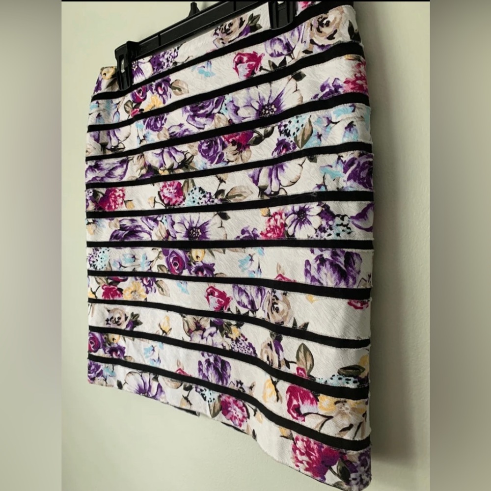 White House Black Market Colorful vivid Floral Skirt trimmed in Black